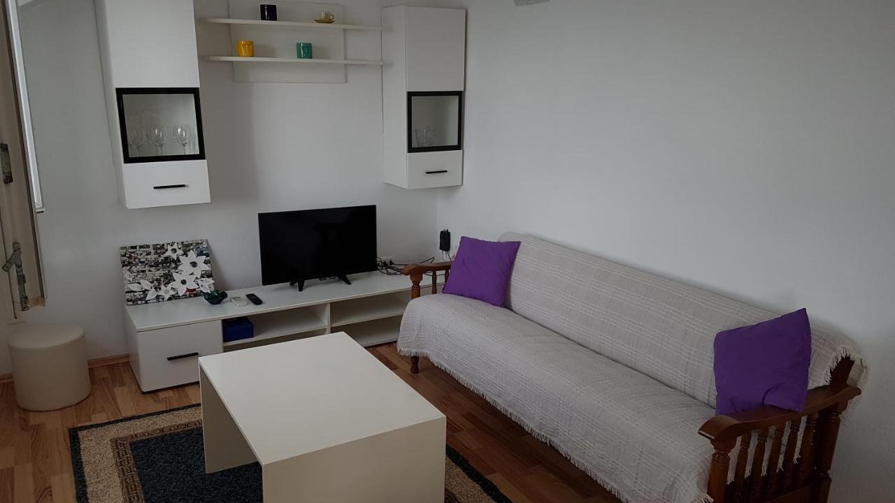 Apartman Vojaline Милна Екстериор снимка