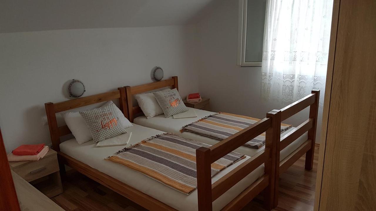 Apartman Vojaline Милна Екстериор снимка